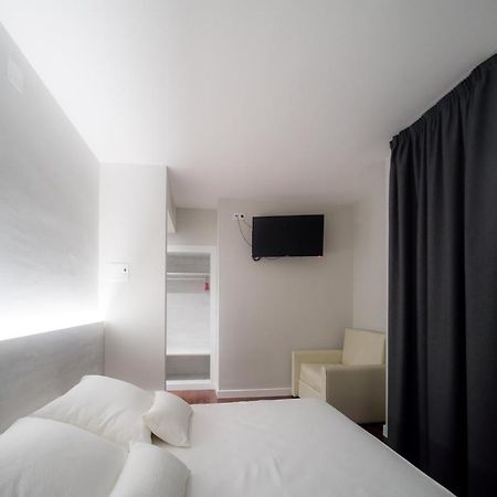 El Pi De Sant Just - Habitacions I Apartaments Extérieur photo