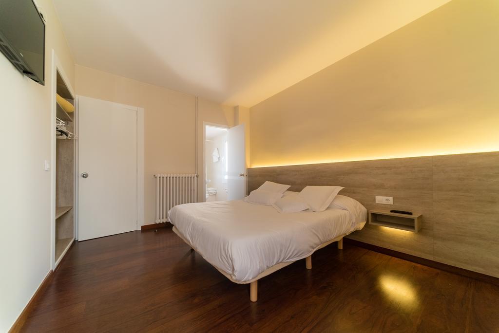 El Pi De Sant Just - Habitacions I Apartaments Extérieur photo